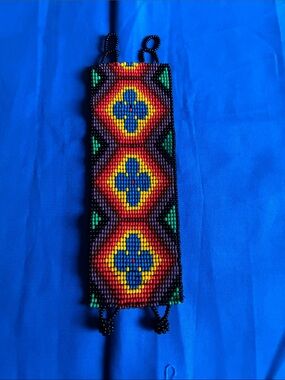 Handcrafted Multicolor Beaded Bracelet - Vibrant Yellow, Red & Blue